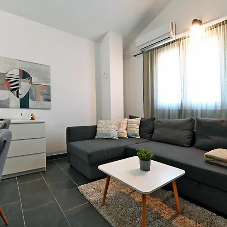 Apartament Vinetan *
